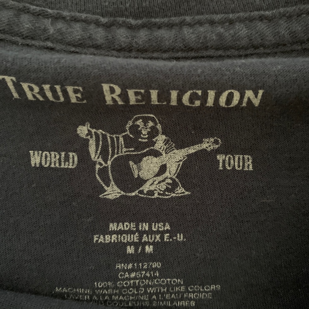 True religion used t shirt. Color blue and silver